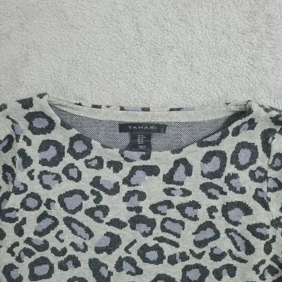 Tahari Women's M Leopard Print Sweater Crew Neck 3/4 Sleeves 28CT - Picture 8 of 9
